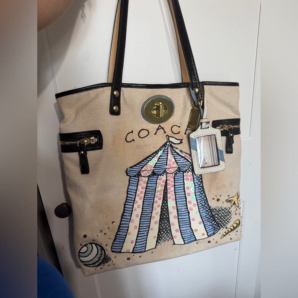 Coach limited Edition and very rare  Pierre Le-Tan beach tote Cabana Seahorse